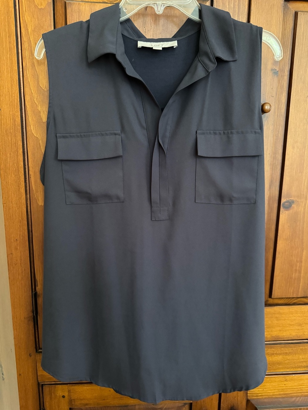 LOFT Size XL Sleeveless Navy V-Neck Collared Utility Shirt & Chest Pockets EUC